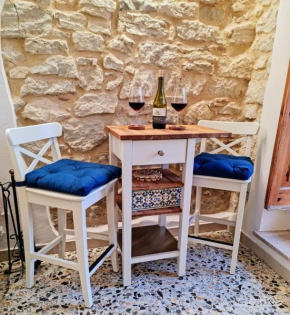 Authentic village townhouse with mountain views Palombaro